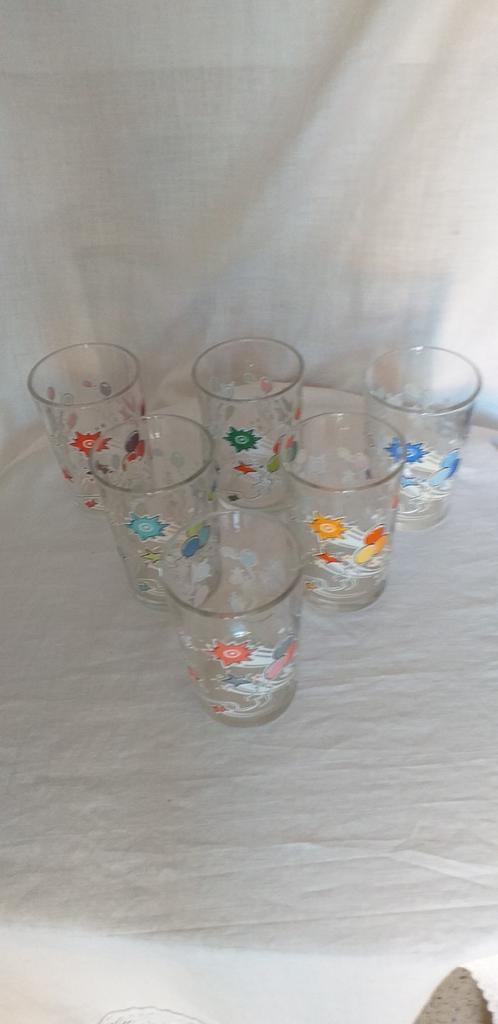 6 verres fêtes enfants, Collections, Verres & Petits Verres, Comme neuf, Enlèvement ou Envoi
