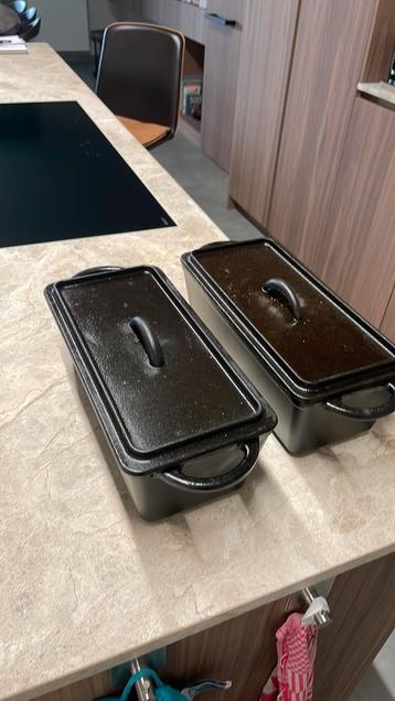 2x Broodbakpot gietijzer beschikbaar voor biedingen