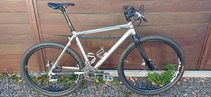 Vtt de route alu - carbone, Vélos & Vélomoteurs, Vélos | Hommes | Vélos de sport & Vélo de randonnée, Utilisé, Plus de 20 vitesses