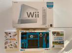 Manettes Nintendo Wii + 2 et station de recharge + 2 jeux, Consoles de jeu & Jeux vidéo, Consoles de jeu | Nintendo Wii, Enlèvement