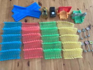 Tracks circuit flexible fluo voitures lumineuses pour enfant beschikbaar voor biedingen