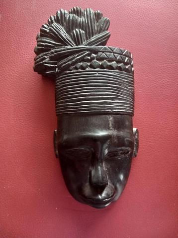 Tête africaine en ébène, Enlèvement
