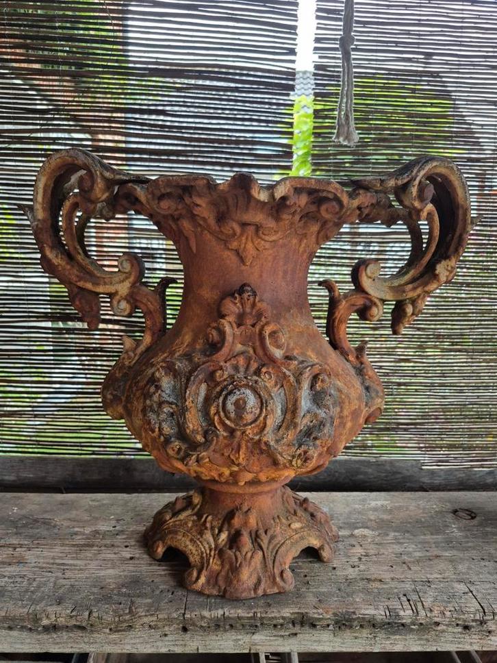 Antieke franse Gietijzeren vaas, Tuin en Terras, Tuinvazen, Ophalen