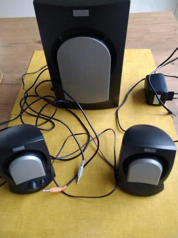 geluidsinstallatie voor aansluiting op computer  beschikbaar voor biedingen