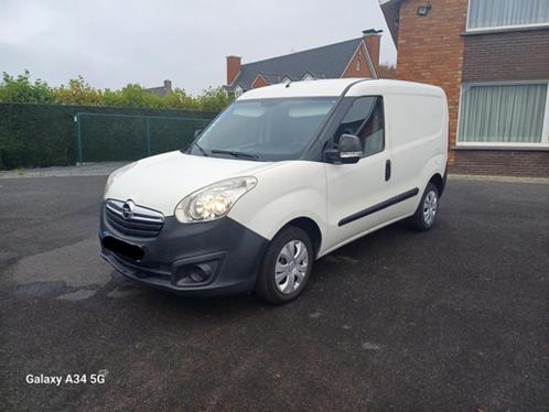 cargo léger euro 5b déjà inspecté à vendre Opel Combo, Autos, Camionnettes & Utilitaires, Particulier, ABS, Caméra de recul, Airbags