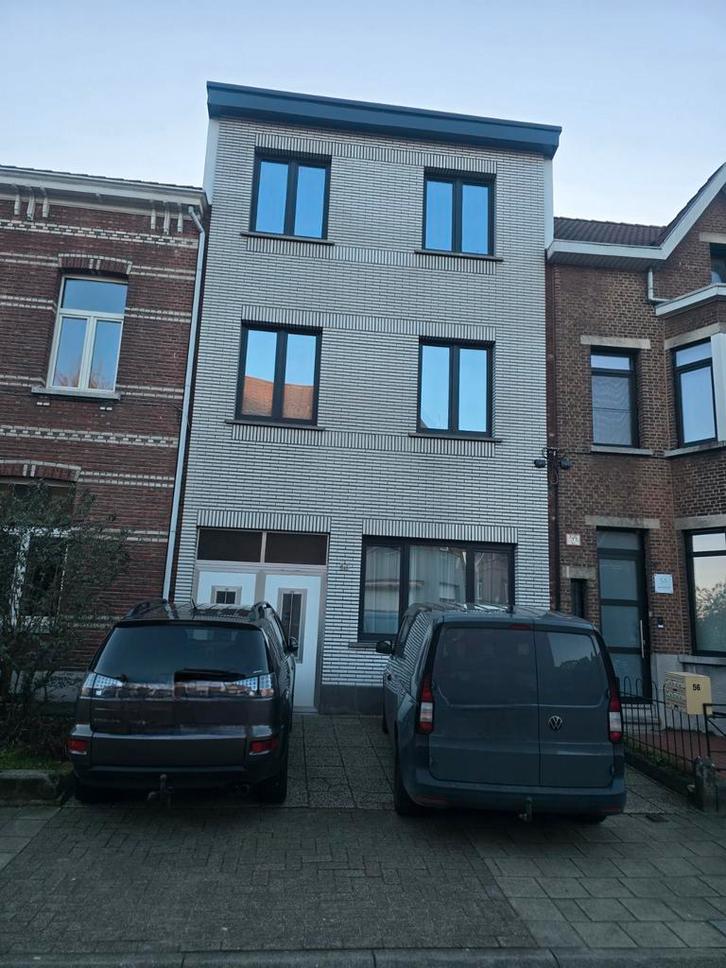 Huis te koop met potentieel, Immo, Appartementen en Studio's te huur