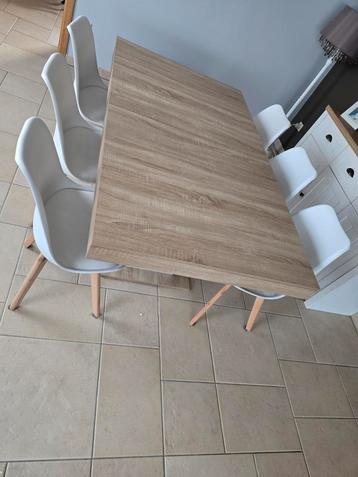 Set table à manger + 6 chaises beschikbaar voor biedingen