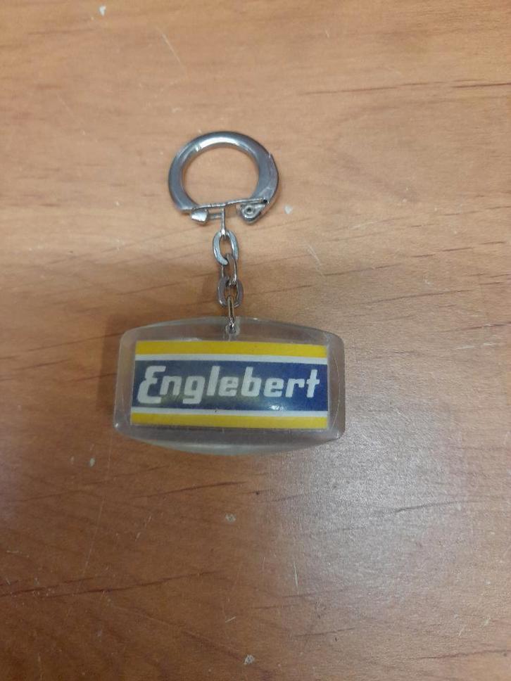 ancien porte clé englebert, Collections, Porte-clés, Utilisé, Autres types, Enlèvement ou Envoi