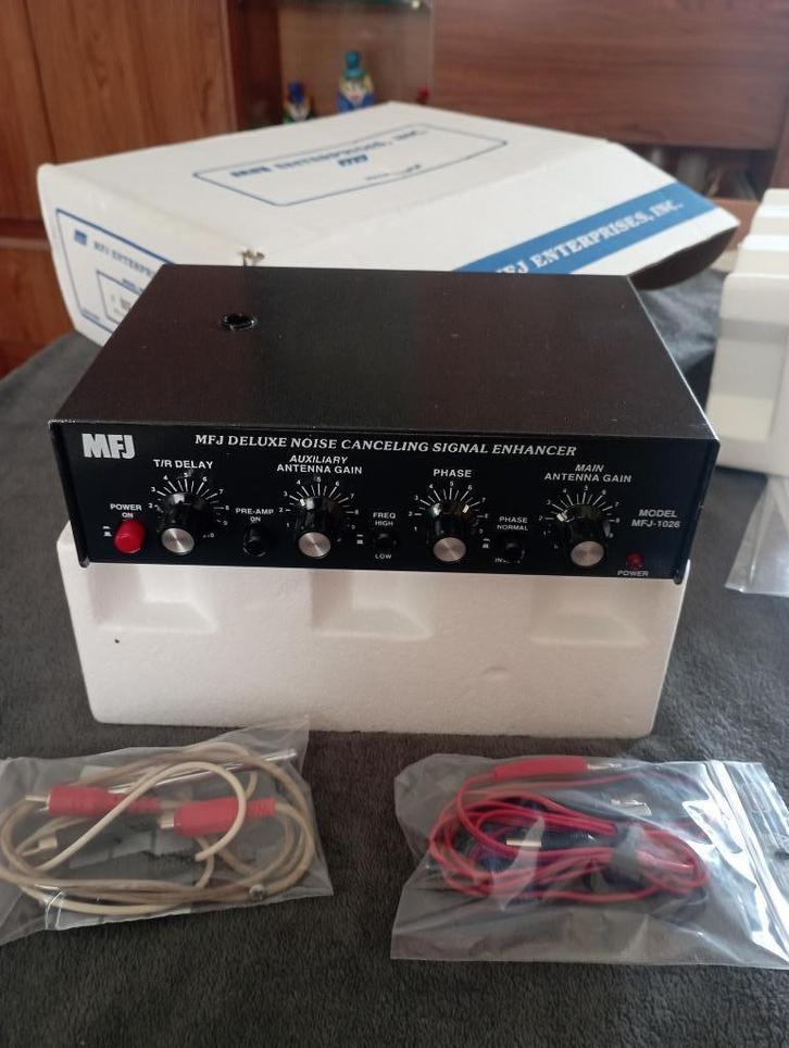 MFJ 1026 QRM ELIMINATOR, Telecommunicatie, Zenders en Ontvangers, Zo goed als nieuw, Zender en Ontvanger, Ophalen of Verzenden