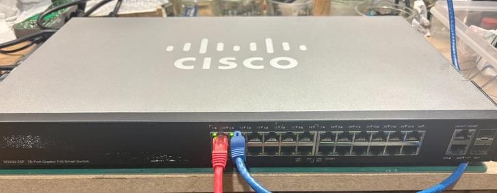 Cisco SG200-26P PoE, Computers en Software, Netwerk switches, Refurbished, Ophalen of Verzenden