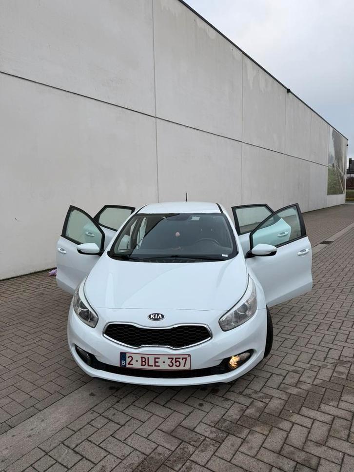 Kia Ceed 1.4 CRDi — 2015 — parfait état, Autos, Kia, Particulier, (Pro) Cee d, Air conditionné, Diesel, Euro 5, Autre carrosserie