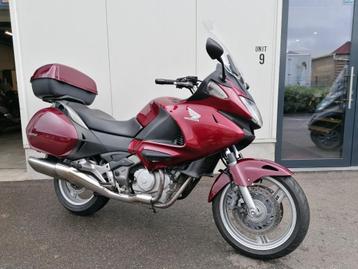 Honda Deauville 700 ABS Met garantie! disponible aux enchères