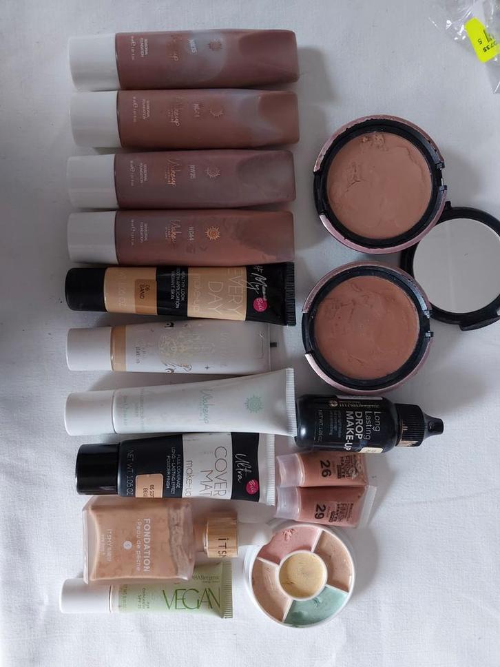 Lot teint, Handtassen en Accessoires, Uiterlijk | Cosmetica en Make-up, Make-up, Ophalen of Verzenden