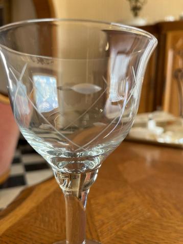 Antiek Booms glasservies beschikbaar voor biedingen