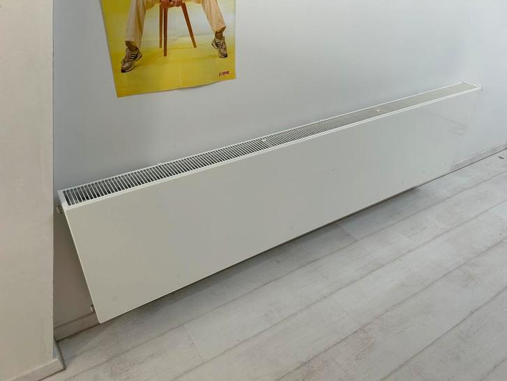 Radiator 2m lang 40cm hoog, Doe-het-zelf en Bouw, Verwarming en Radiatoren, Radiator, Ophalen