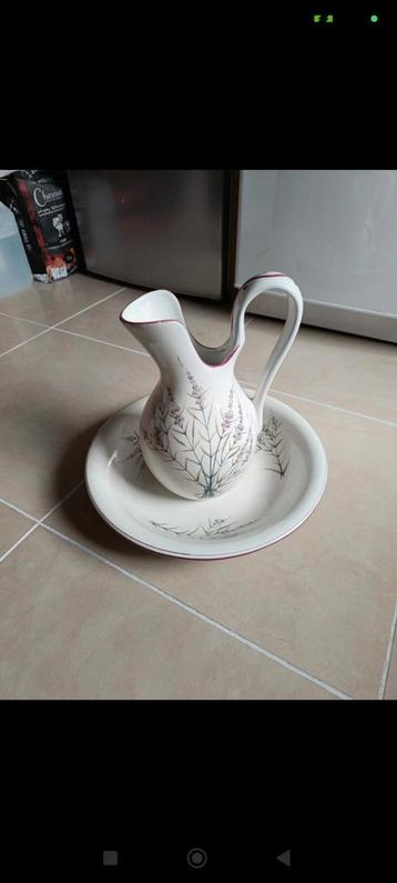 Vasque et son vase  beschikbaar voor biedingen