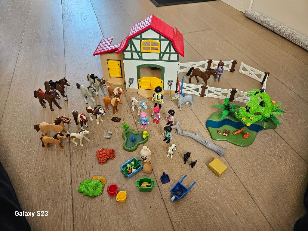 Complete speelmobiel paardenboerderij en accessoires, Kinderen en Baby's, Speelgoed | Playmobil, Zo goed als nieuw, Complete set