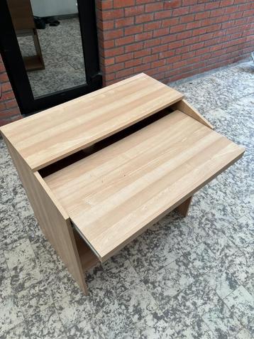 Mooie houten Ikea Bureau - Breedte 80 cm en Diepte 50 cm
