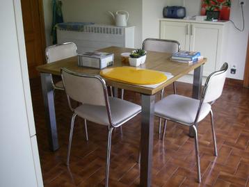 Keukentafel en 4 stoelen