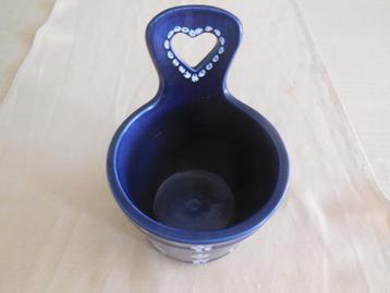 (bloem)potje in blauw aardewerk. beschikbaar voor biedingen