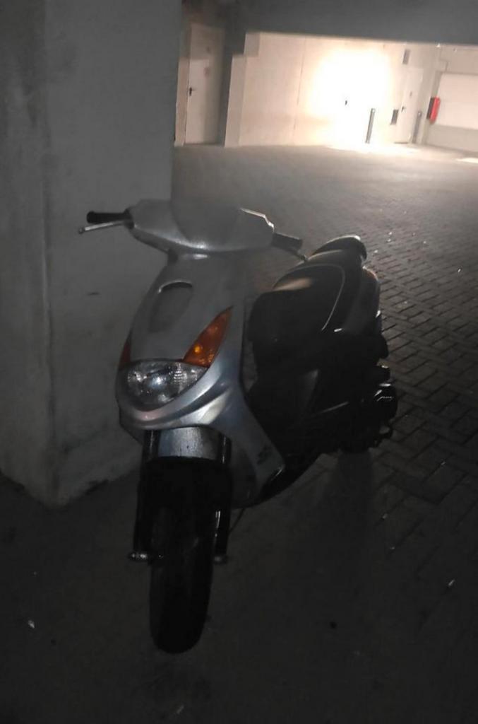 Vivacity b klas, Fietsen en Brommers, Scooters | Peugeot, Gebruikt, Vivacity, Klasse B (45 km/u), Tweetakt, Ophalen of Verzenden