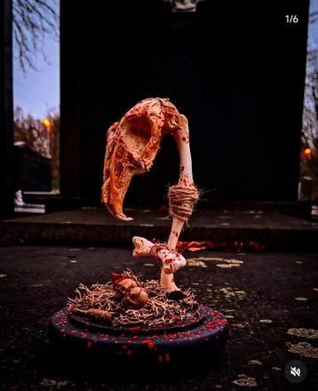 Satanische, occulte gebedsvoorwerpen beschikbaar voor biedingen