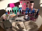 Énorme lot de produits cosmétiques pour femme : Vernis - Par, Bijoux, Sacs & Beauté, Beauté | Cosmétiques & Maquillage, Comme neuf