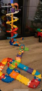 Vtech toet toet auto racebaan en stunttoren, Enlèvement, Comme neuf