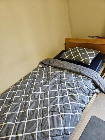 Travel bed set (deken + kussen) 135x200 cm beschikbaar voor biedingen