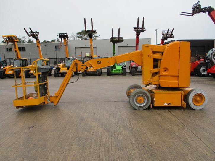 Elektrische knikhoogwerker JLG E300 AJP (349), Articles professionnels, Machines & Construction | Ascenseurs, Échafaudages & Échelles