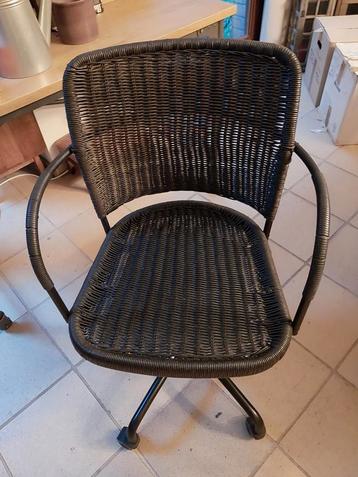 Bureaustoelen. beschikbaar voor biedingen