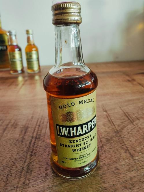 I.W. Harper Gold Medal Kentucky Straight Bourbon 1970s mini, Verzamelen, Wijnen, Nieuw, Overige typen, Overige gebieden, Vol, Ophalen of Verzenden