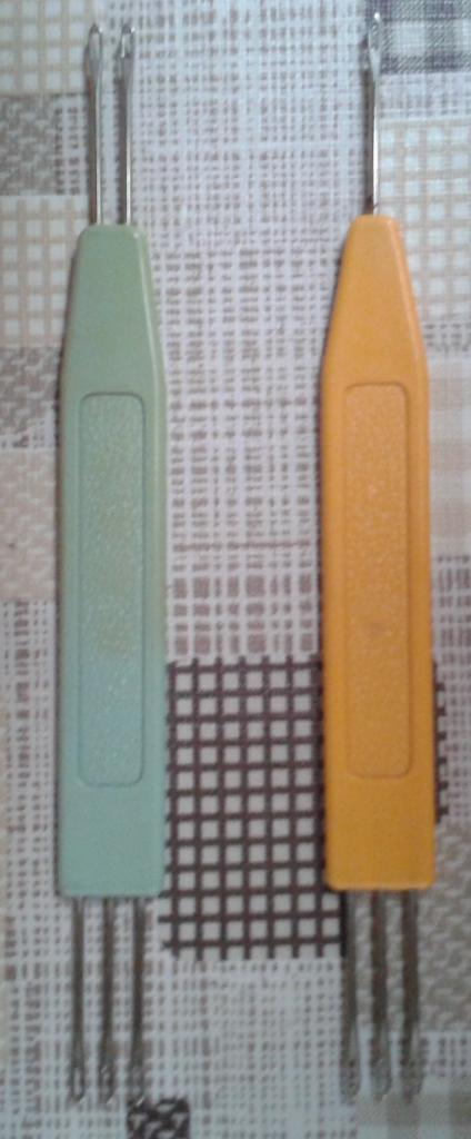 2 outils de transfert - 1 orange et 1 vert - Excellent état, Hobby & Loisirs créatifs, Tricot & Crochet, Comme neuf, Tricot, Enlèvement ou Envoi