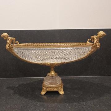 Sèvres prachtige kristallen coupe met verguld bronzen sokkel beschikbaar voor biedingen