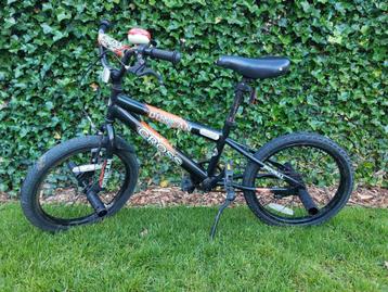 Bmx met achteruittraprem en extra reserve buitenband +  pegs