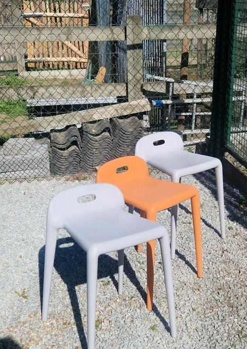 Magis Yuyu kruk  design  Stefano Giovannoni , 3 beschikbaar, Antiek en Kunst, Antiek | Meubels | Stoelen en Sofa's, Ophalen