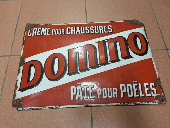 Emaille bord 1927 Domino schoensmeer Emaillerie Koekelberg, Verzamelen, Merken en Reclamevoorwerpen, Gebruikt, Reclamebord, Ophalen of Verzenden