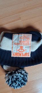 Superdry bonnet bleu marine et blanc crème., Vêtements | Femmes, Bonnets, Écharpes & Gants, Superdry, Enlèvement ou Envoi, Porté