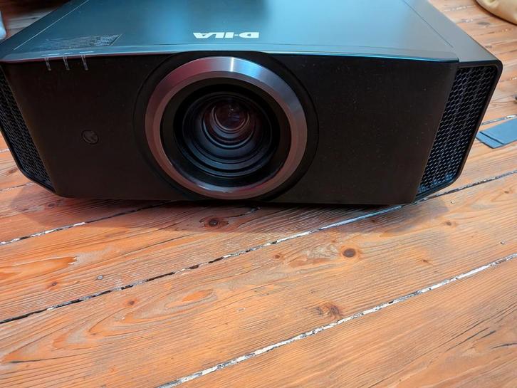JVC DILA X30 - ballast à changer, Audio, Tv en Foto, Beamers, LED, Ophalen