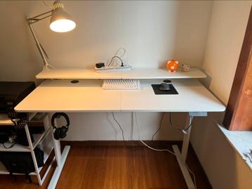 Elektrische zit/sta bureau, Ophalen, Elektrisch, Zo goed als nieuw, Stabureau