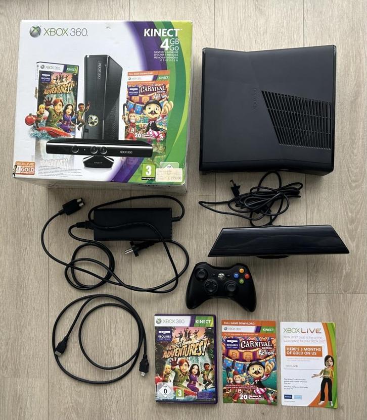 XBOX 360 Kinect 4GB, Games en Spelcomputers, Spelcomputers | Xbox 360, Zo goed als nieuw, 4 GB, 360 S, Met 1 controller, Met games
