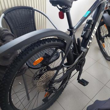 Superbe VTT CUBE : REACTION HYBRID RACE TOTALEMENT NEUF👍💪, Enlèvement, Comme neuf