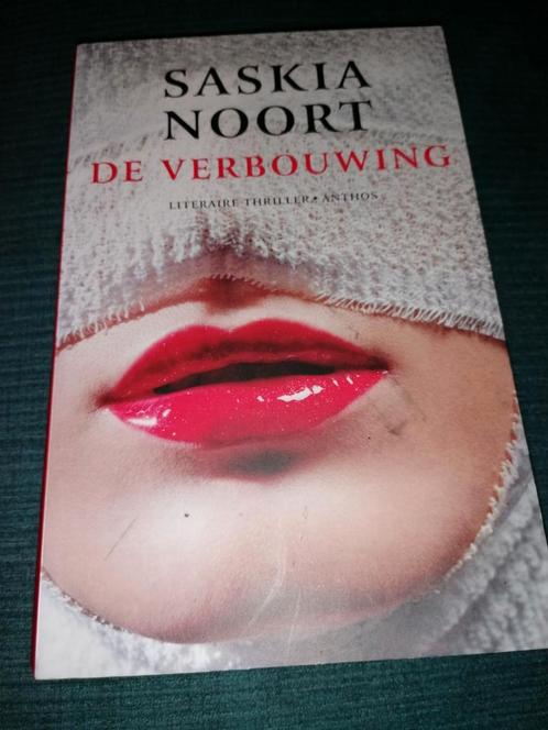 Saskia Noort - De verbouwing, Boeken, Thrillers, Zo goed als nieuw, Ophalen of Verzenden
