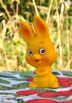 pouet pouet vintage lapin jaune (1), Antiquités & Art, Enlèvement ou Envoi