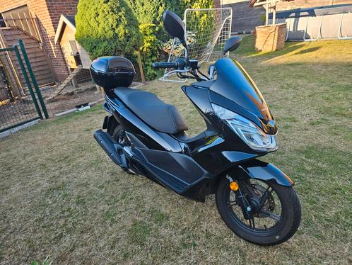 Honda pcx 125cc 8000km, Fietsen en Brommers, Scooters | Overige merken, Zo goed als nieuw, Ophalen