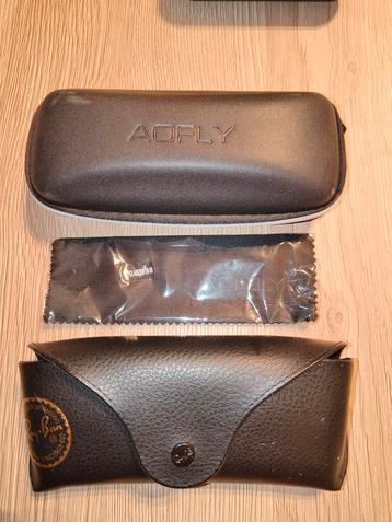 2 brildoosjes - 1 aofly, 1 origineel  Rayban beschikbaar voor biedingen