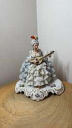 Dresden porseleinen dame op stoel met gitaar (blauw), Ophalen of Verzenden