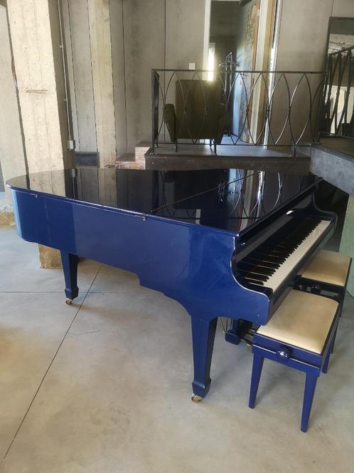 Zeer mooie vleugelpiano... blauw!, Muziek en Instrumenten, Piano's, Zo goed als nieuw, Vleugel, Overige kleuren, Ophalen