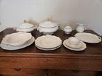 12 delig service met goud accenten, Antiek en Kunst, Ophalen