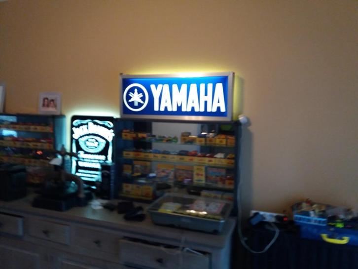 yamaha dealer lichtreclame 1974, Fietsen en Brommers, Brommers | Oldtimers, Yamaha, Ophalen